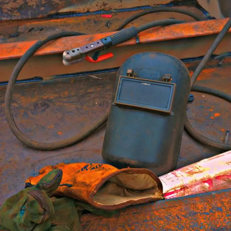 Careta de Soldar Fotosensible con Guantes
