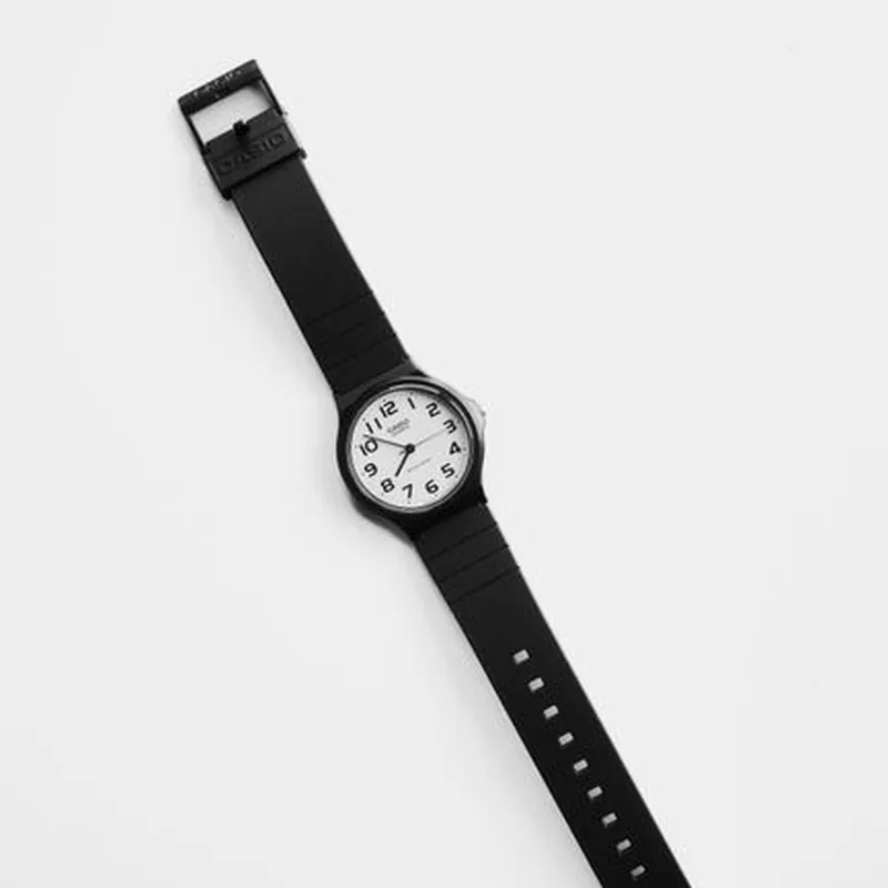 Reloj Minimalista de Acero Inoxidable